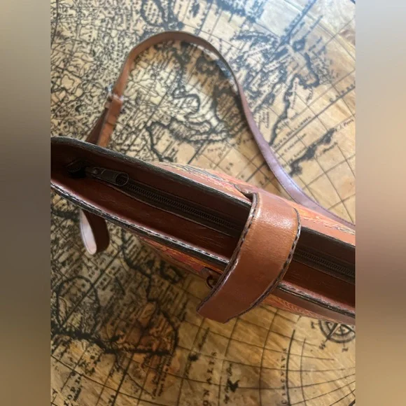 Vintage Artisan Leather Crossbody Bag - Picture 8 of 16